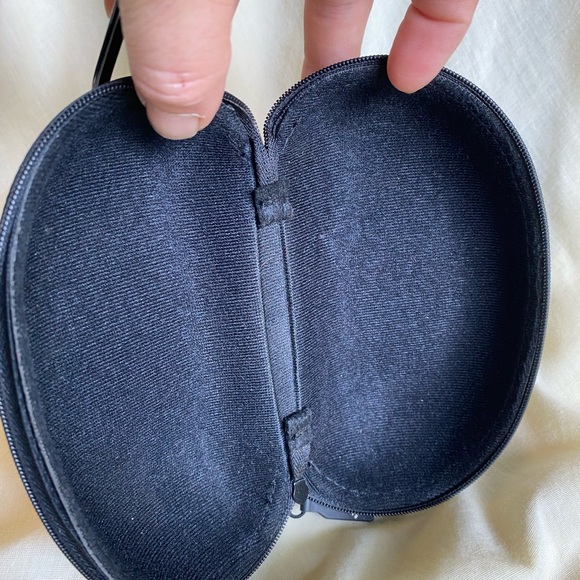 Columbia Hard Side Clam Shell Sunglass Storage Case Zip Close - Picture 3 of 5